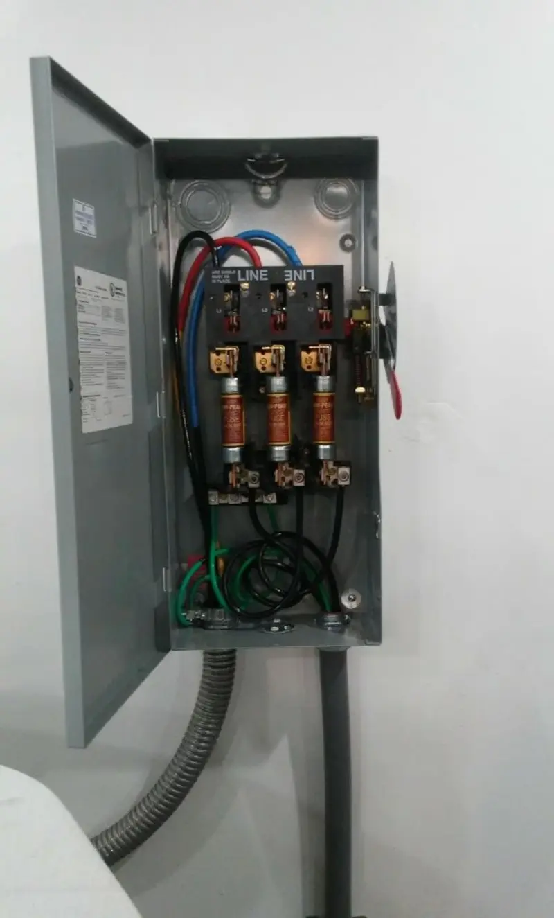Three-phase disconnect switch installed for Smoke Detector Installation in Desert Hills